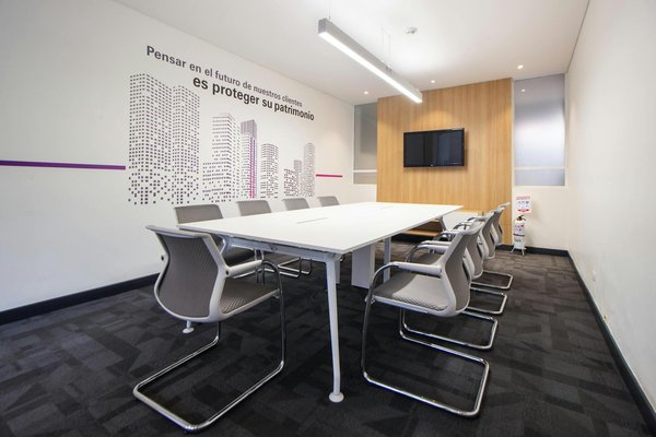 Comment les entreprises peuvent-elles utiliser les techniques de design thinking pour résoudre des problèmes managériaux complexes ?